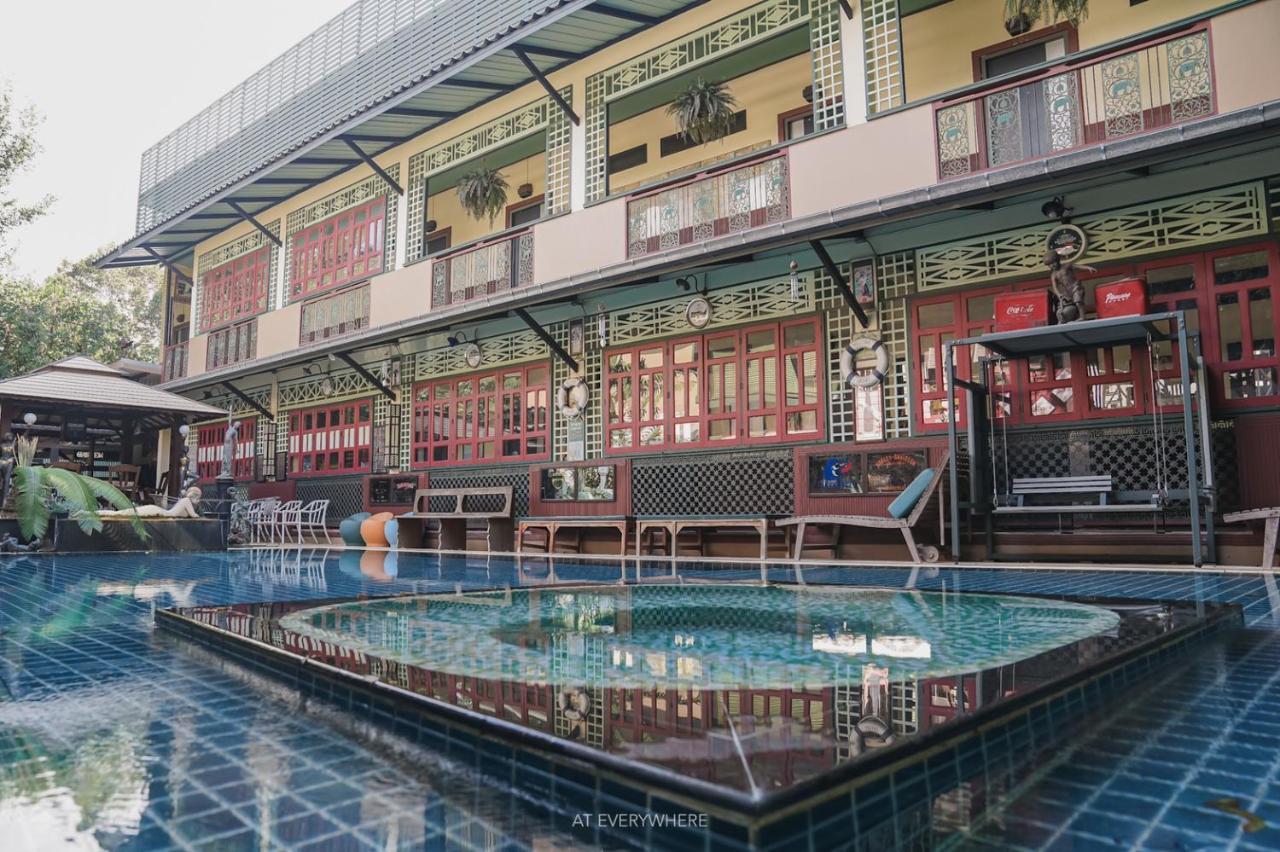 Ban Mai Vintage Hotel Pak Chong Exterior foto
